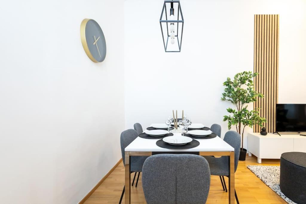 Orestaliving - Spacious 2Br On The Danube Canal فيينا المظهر الخارجي الصورة