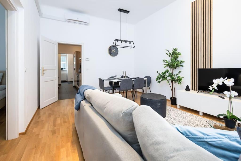 Orestaliving - Spacious 2Br On The Danube Canal فيينا المظهر الخارجي الصورة